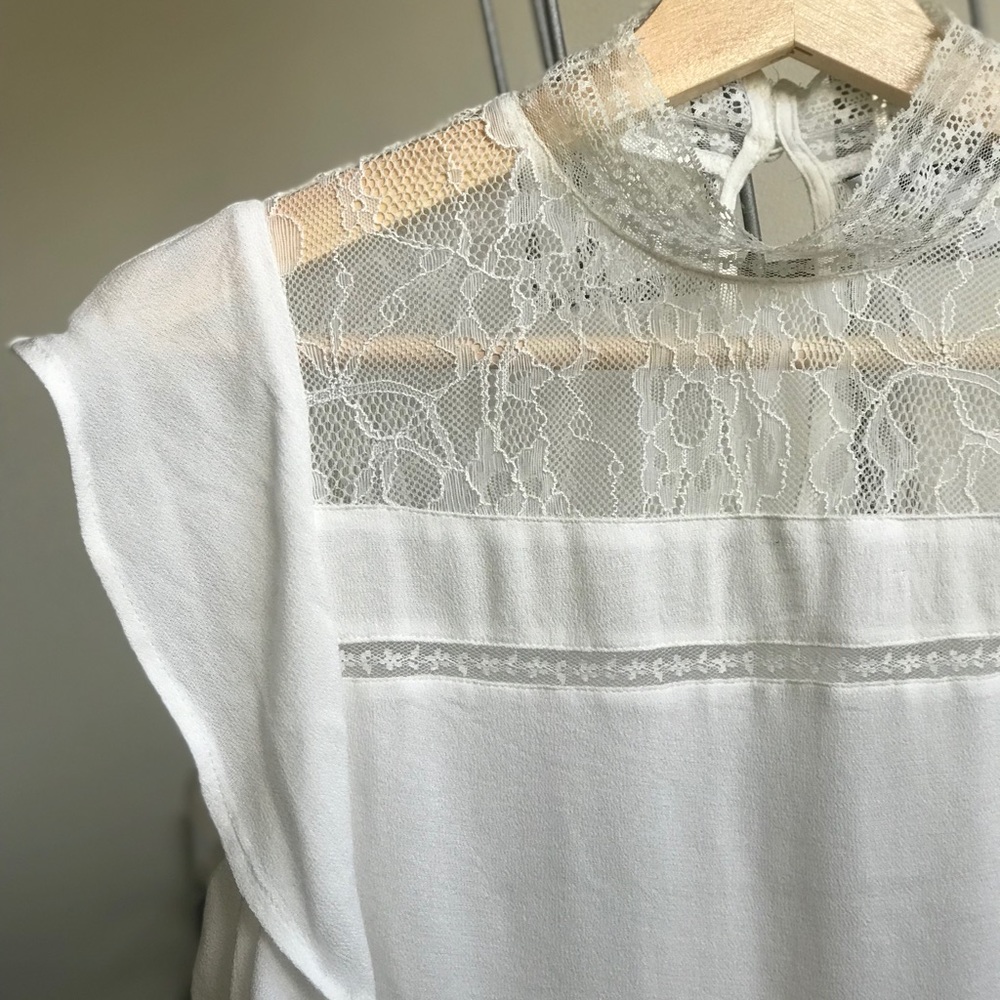 ✨Express White High Lace Neck Blouse